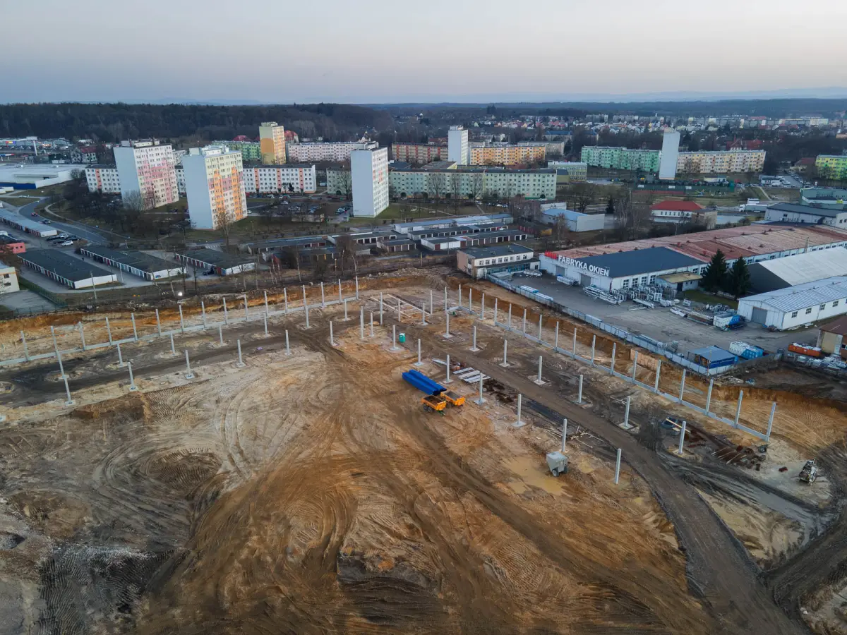 Budowa parku handlowego przy ulicy Stroszkolnej i obwodnicy Bolesławca