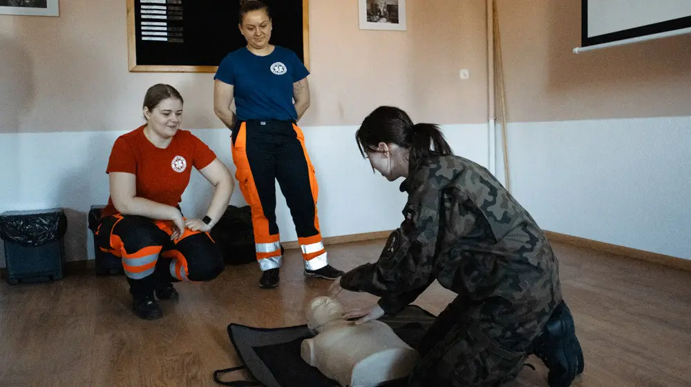 Młodzież z II LO w 23 Pułku Artylerii