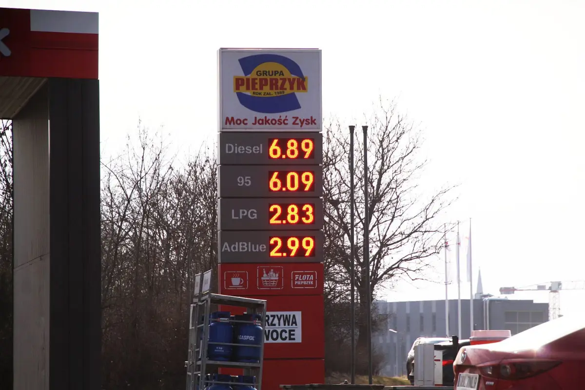 Ceny na stacjach paliw w Bolesławcu - 4 marca 2026 r.