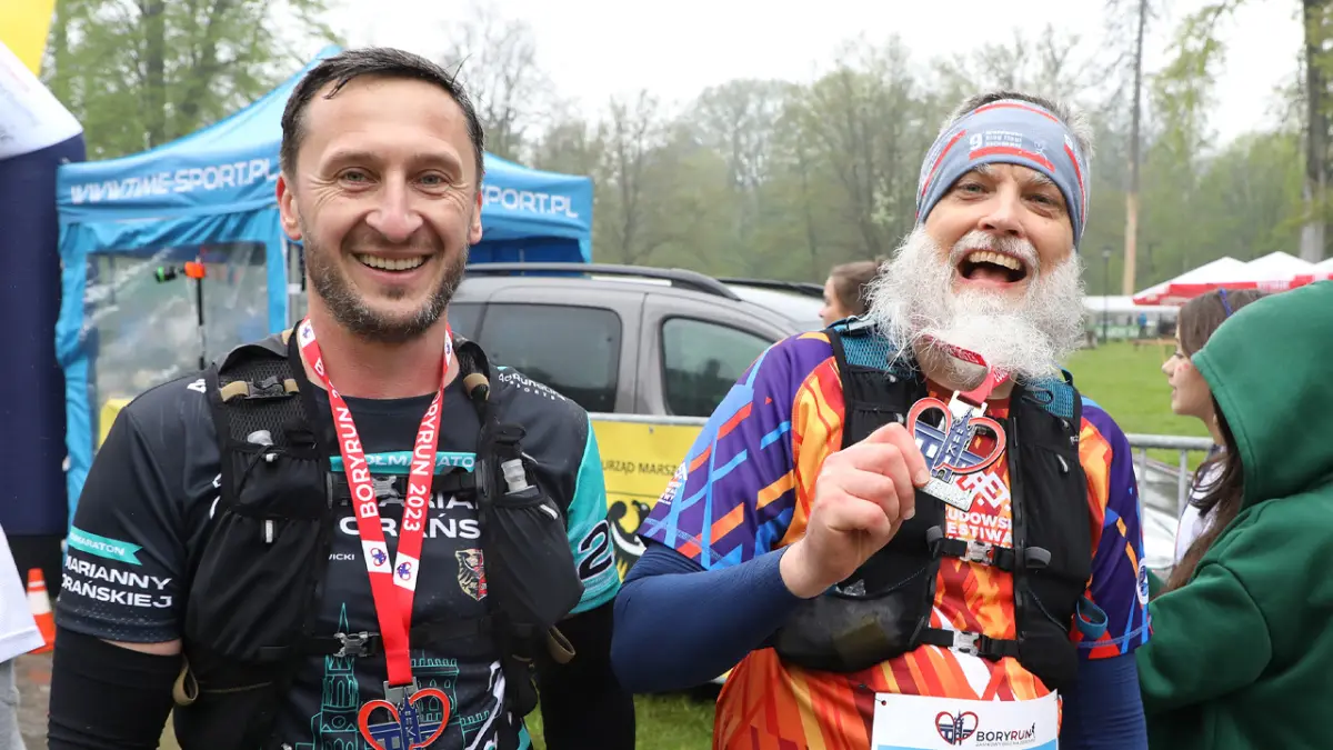 Biegacze, plakaty i ambasador