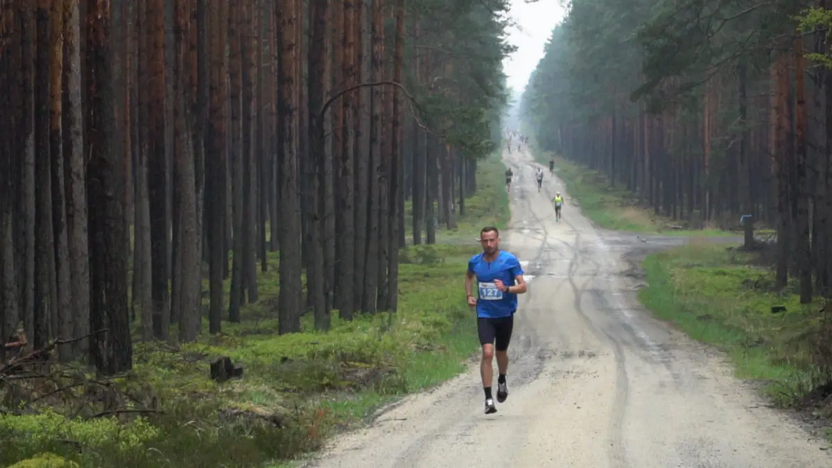Biegacze, plakaty i ambasador