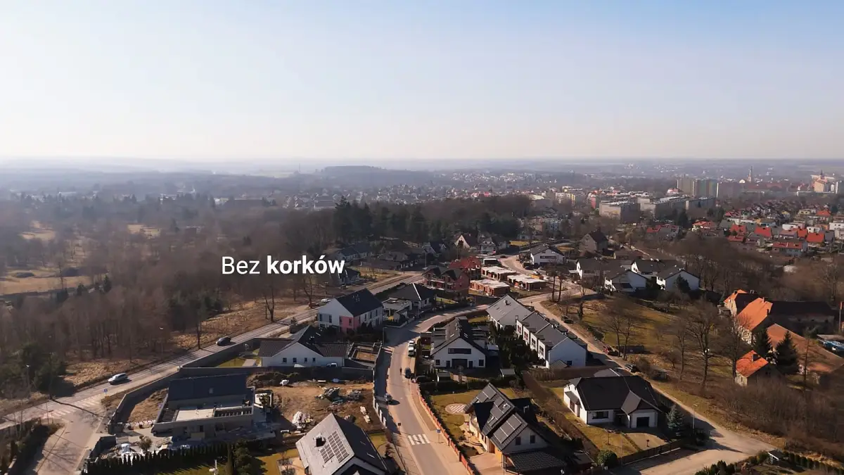Nowoczesne domy na Koziej Górce w Bolesławcu - marzec 2026
