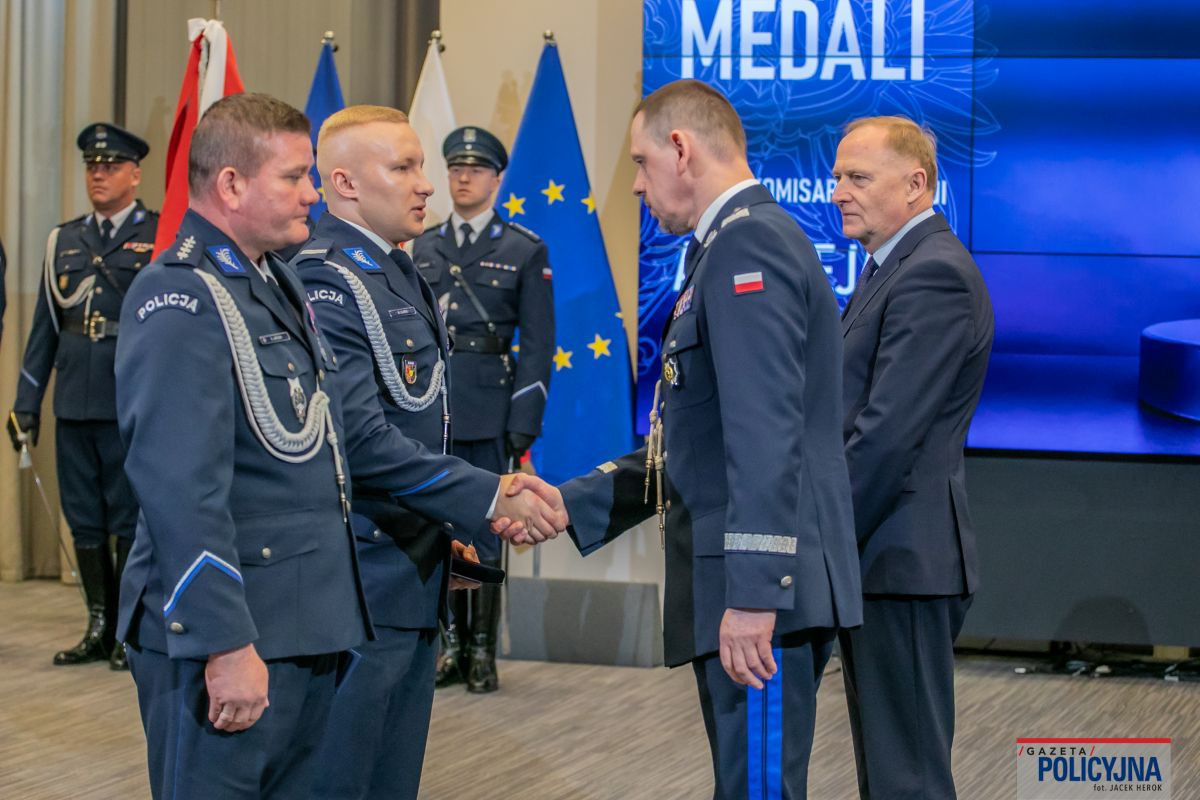 Odznaczenie bolesławieckich funkcjonariuszy