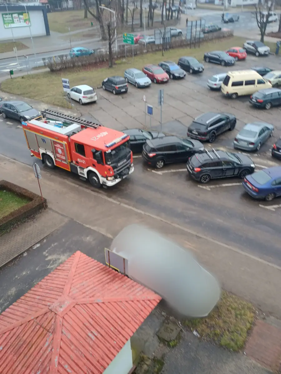 Auta parkujące na Fabrycznej