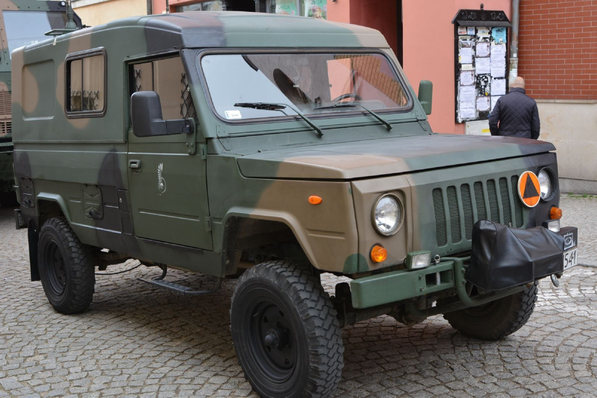 Pojazdy wojskowe w centrum Bolesławca