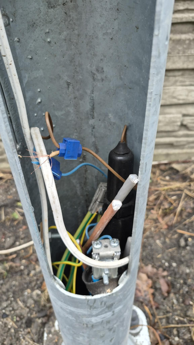 Nielegalny pobór prądu w Zebrzydowej