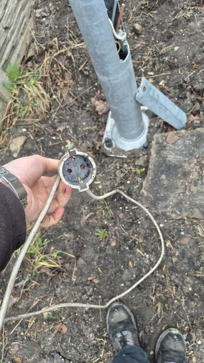 Nielegalny pobór prądu w Zebrzydowej