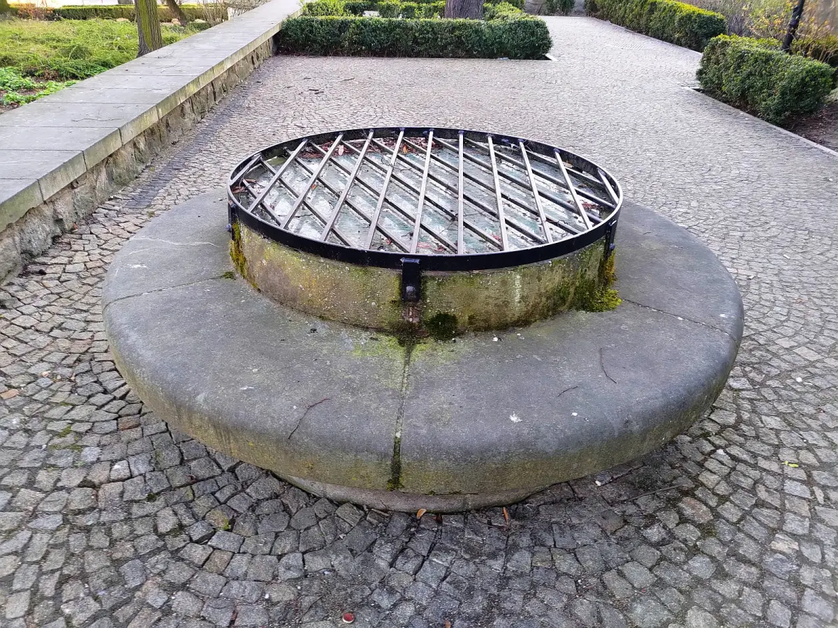 Studnia na plantach w Bolesławcu