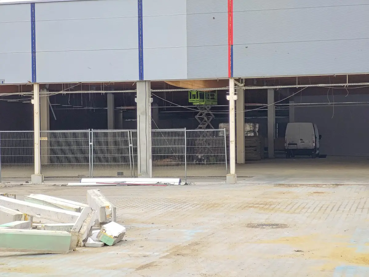 Реконструкція залу колишнього Tesco у Bolesławiec