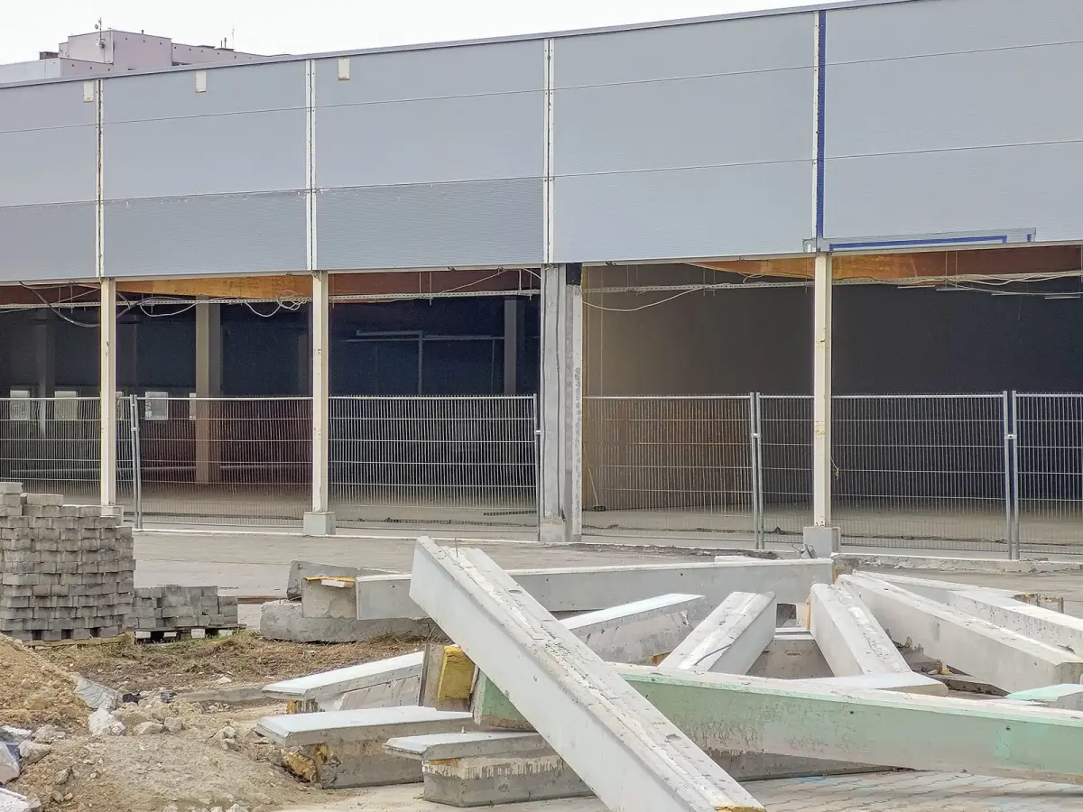 Реконструкція залу колишнього Tesco у Bolesławiec