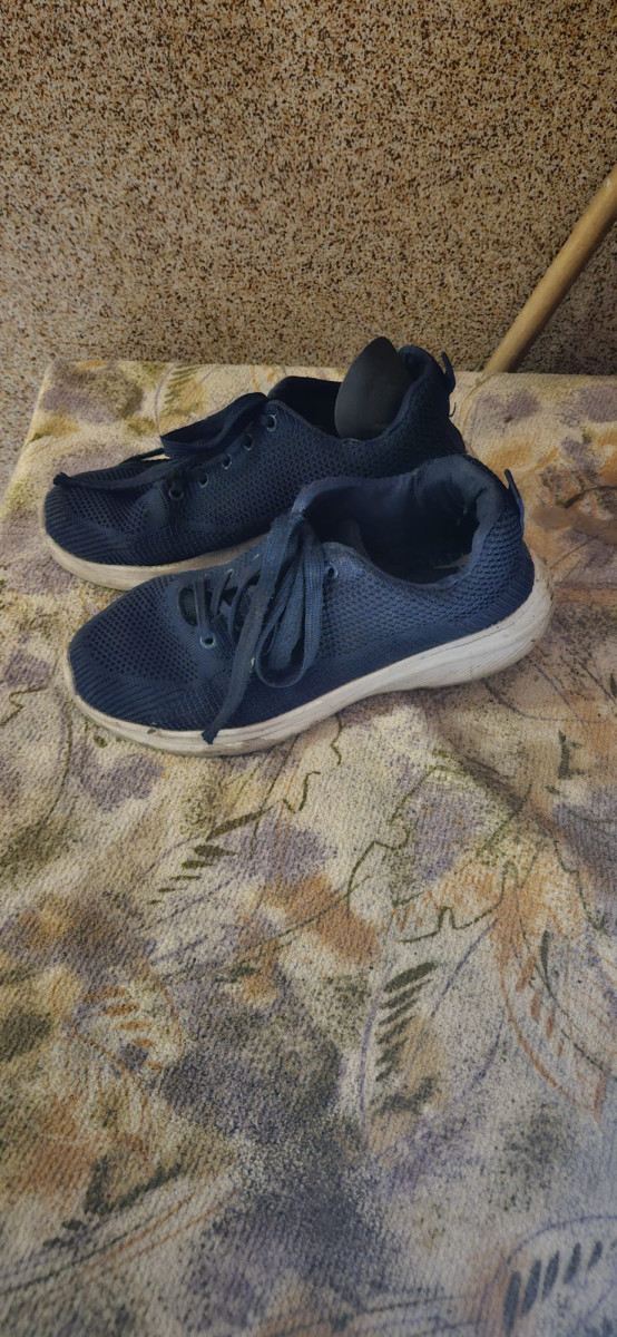 Rower i pozostawione buty