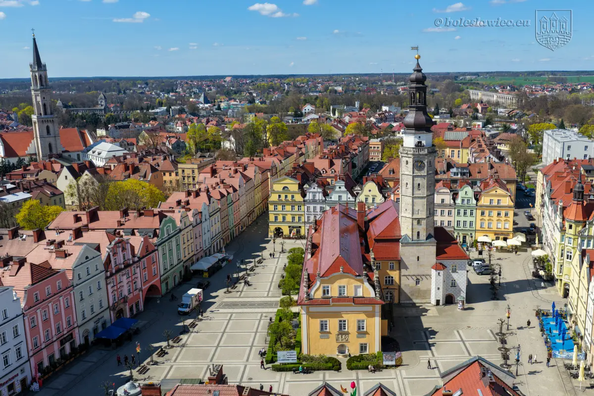 Amerykanie na wieży ratusza w Bolesławcu