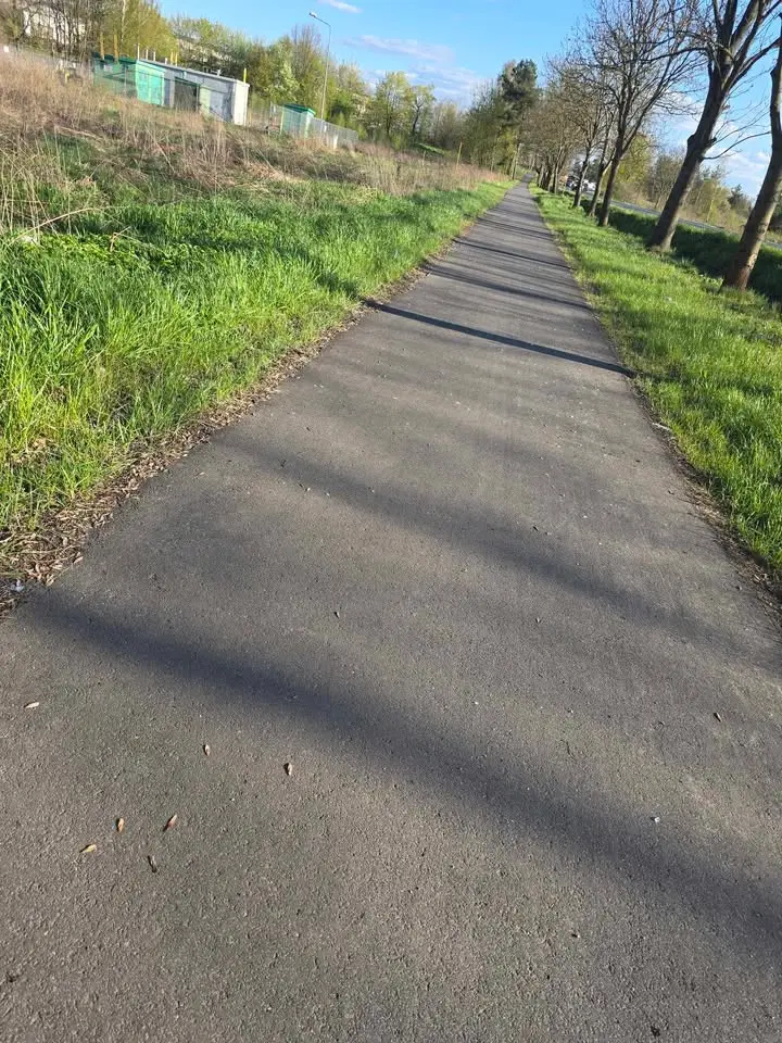 The path between Bolesławiec and Łąka