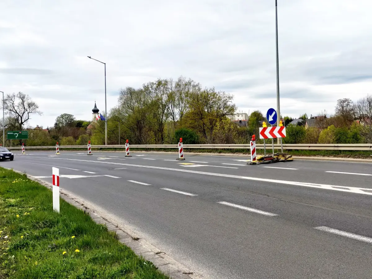 Utrudnienia w rejonie budowy mostu nad Bobrem