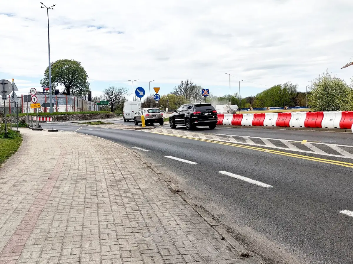 Utrudnienia w rejonie budowy mostu nad Bobrem