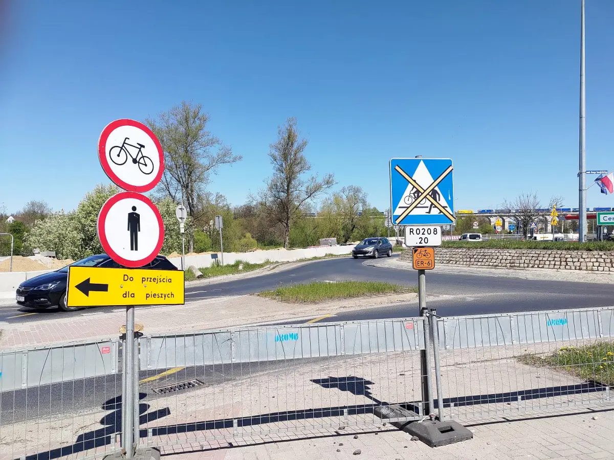 Utrudnienia w rejonie budowy mostu nad Bobrem