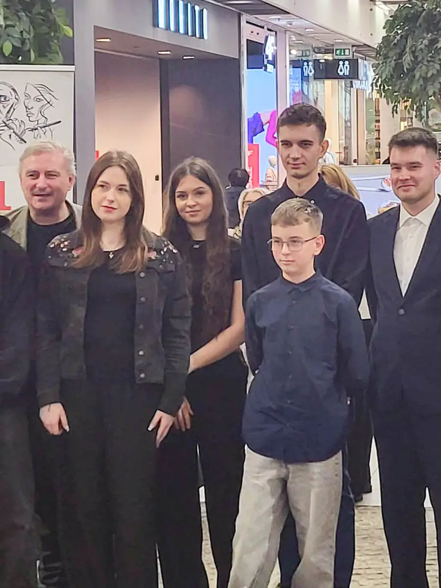Учні з ZSTiP та їхні роботи на виставці в Бидгощі