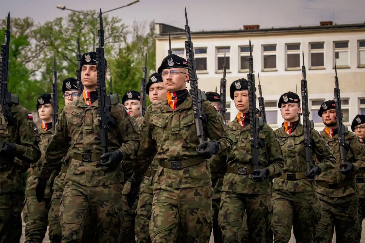 Uroczystość w 10 Brygadzie Kawalerii Pancernej w Świętoszowie