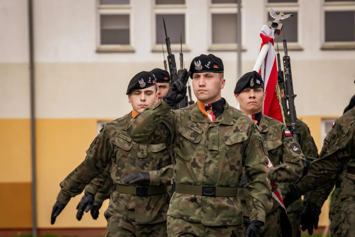 Uroczystość w 10 Brygadzie Kawalerii Pancernej w Świętoszowie
