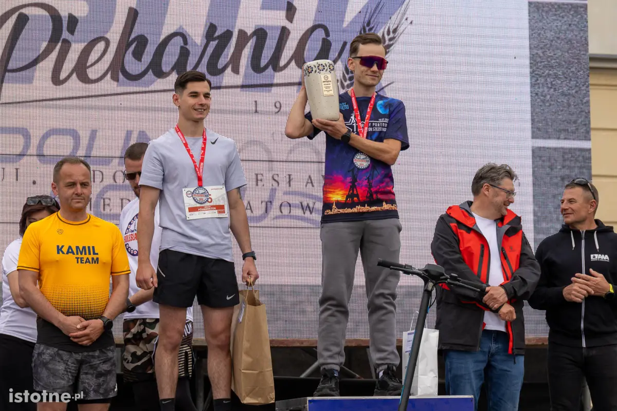 Nagrodzeni uczestnicy biegu BolesławiecRun 2026