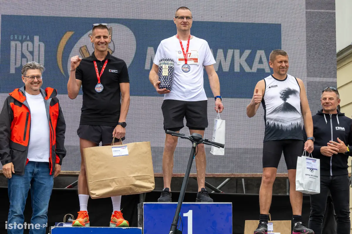Nagrodzeni uczestnicy biegu BolesławiecRun 2026