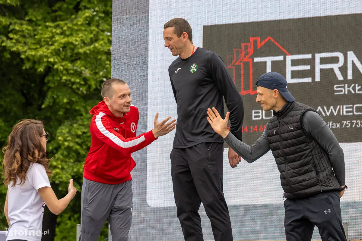 Nagrodzeni uczestnicy biegu BolesławiecRun 2026