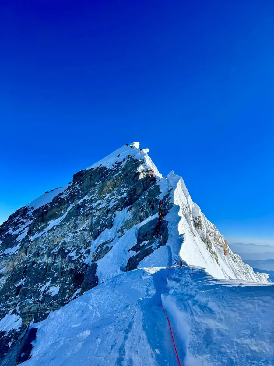 Historyczny sukces Bolesławianina. Tomasz Babijczuk zdobył Everest