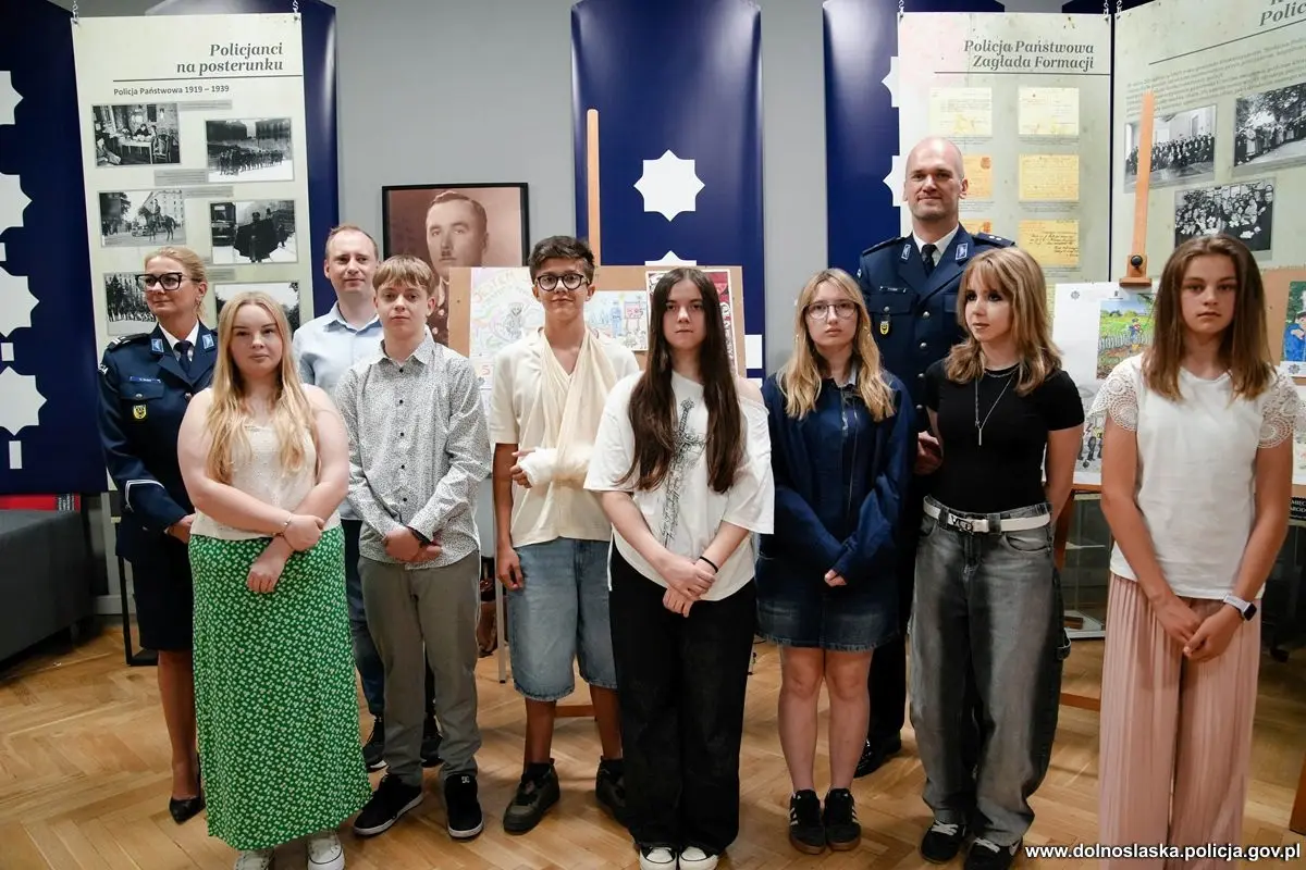 Wręczenie nagród w policyjnym konkursie