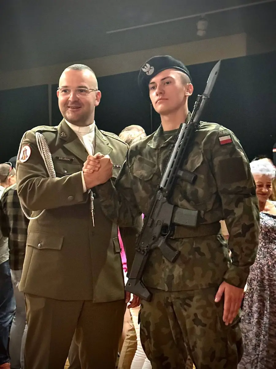 Przysięga wojskowa w 10 Brygadzie Kawalerii Pancernej w Świętoszowie