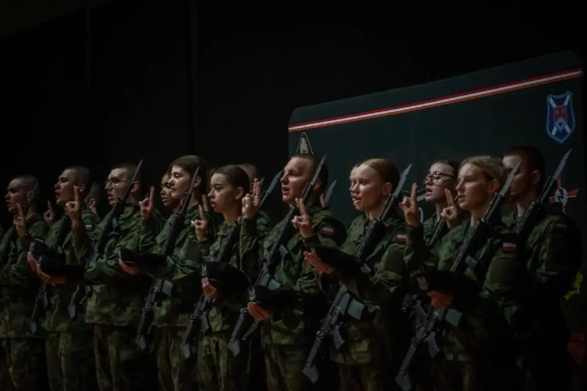 Przysięga wojskowa w 10 Brygadzie Kawalerii Pancernej w Świętoszowie