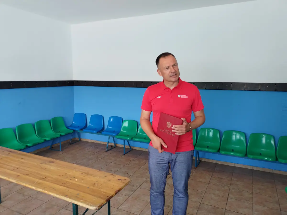 Przekazanie dofinansowania na remonty szatni i zaplecza sanitarnego