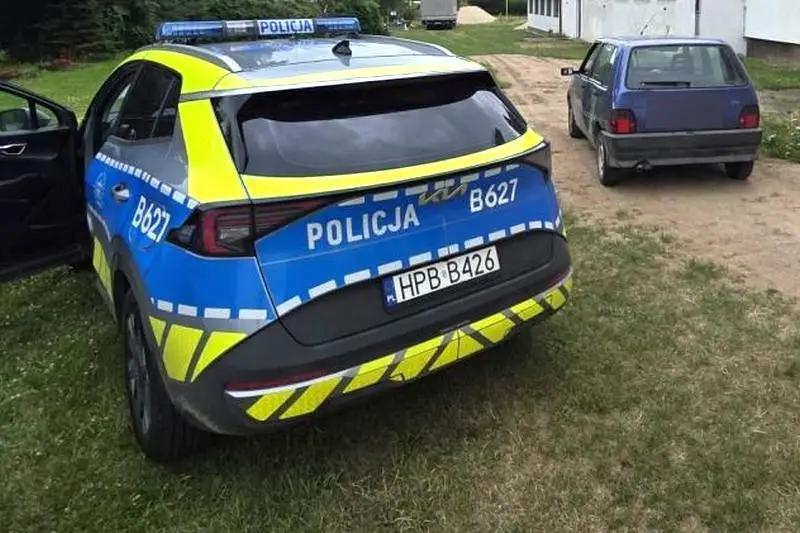 Radiowóz i samochód