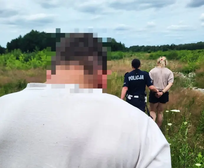 Uciekając przed policją, wjechała samochodem w pole kukurydzy