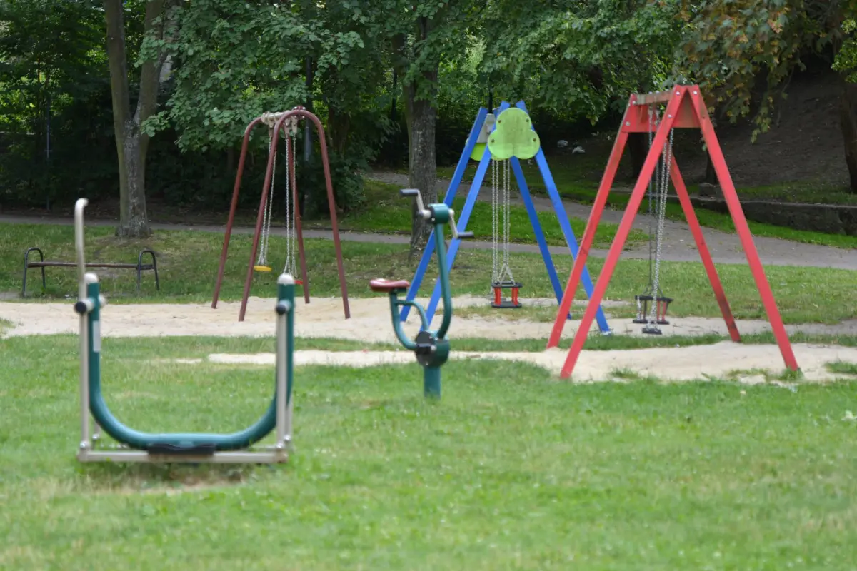 Plac zabaw przy ulicy Łukasiewicza w Bolesławcu