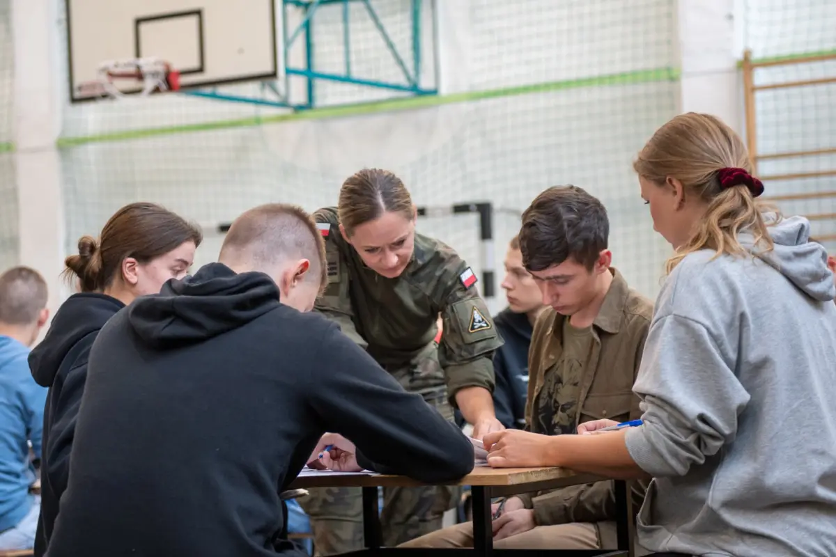 Нові добровольці в 10 Brygada Kawalerii Pancernej