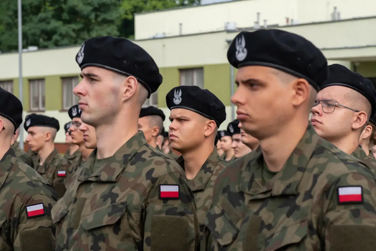 Нові добровольці в 10 Brygada Kawalerii Pancernej