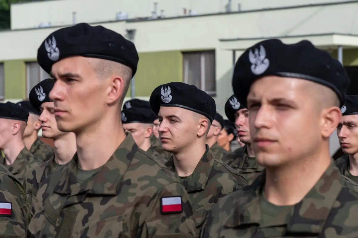 Нові добровольці в 10 Brygada Kawalerii Pancernej