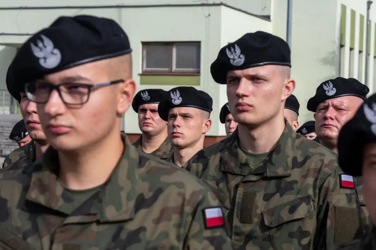 Нові добровольці в 10 Brygada Kawalerii Pancernej
