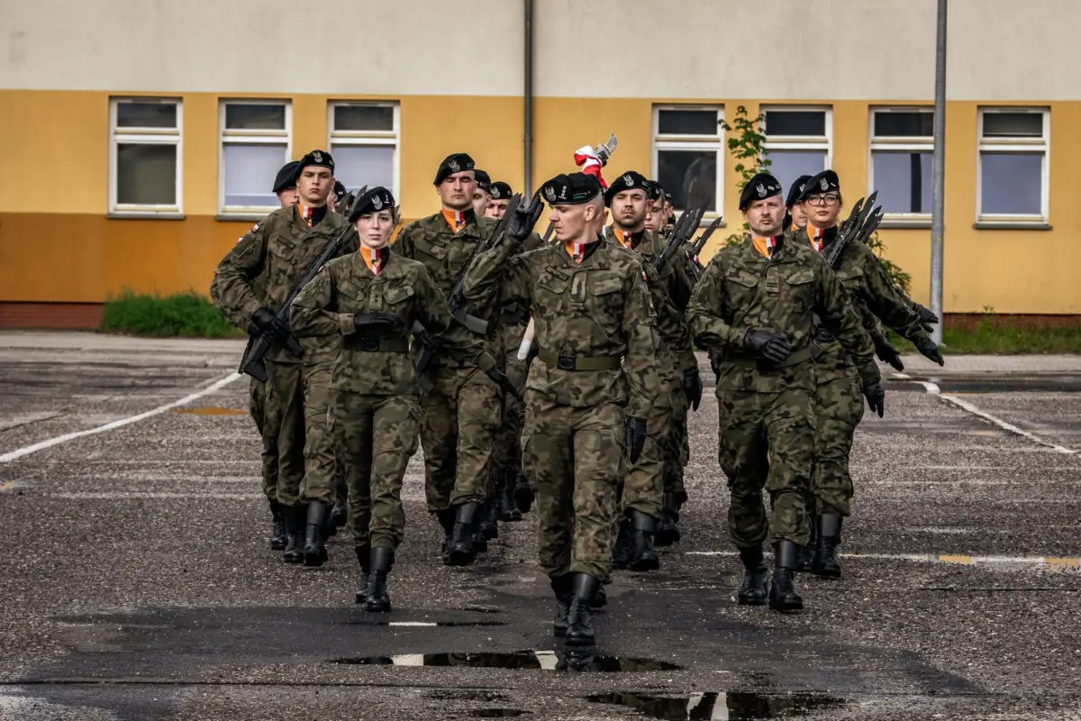 Нові добровольці в 10 Brygada Kawalerii Pancernej