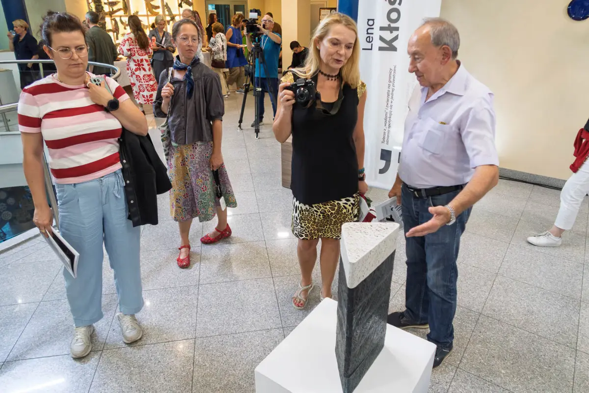 Wernisaż wystawy rzeźb Pleneru Ceramiczno-Rzeźbiarskiego