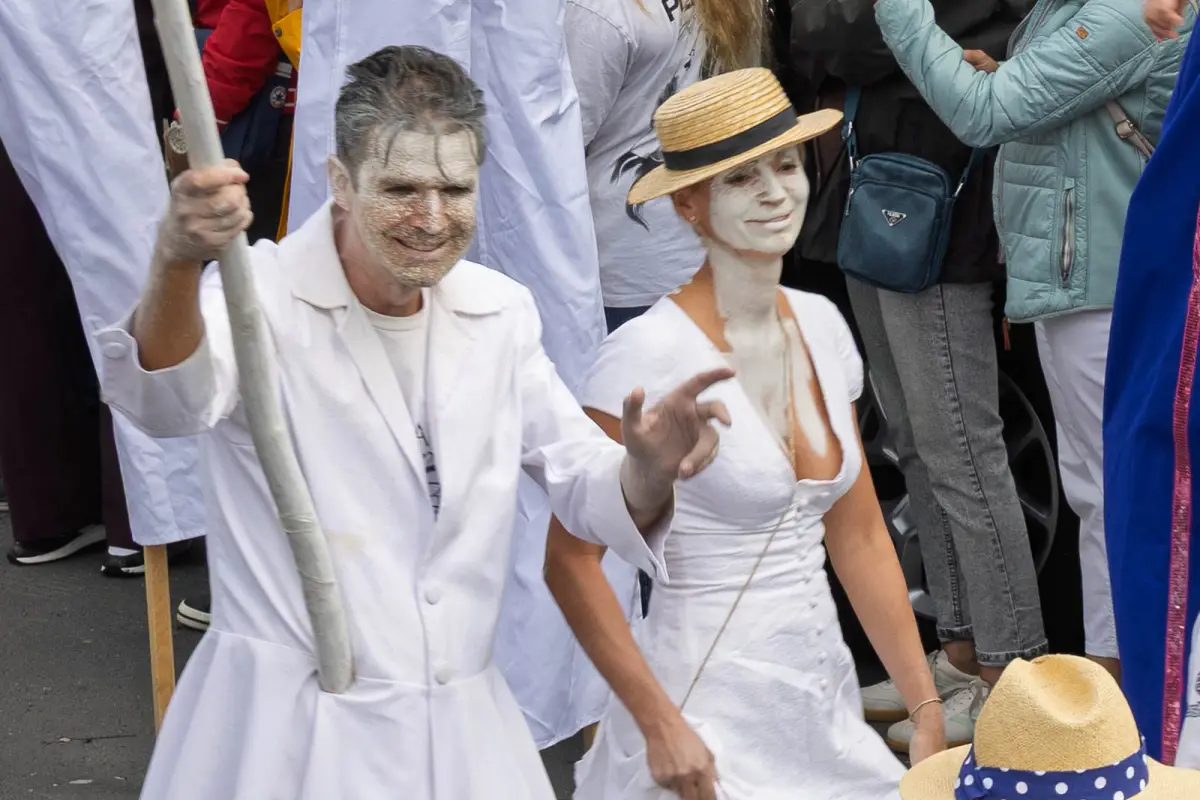 Parada Teatru Glina Da Bogusława Nowaka