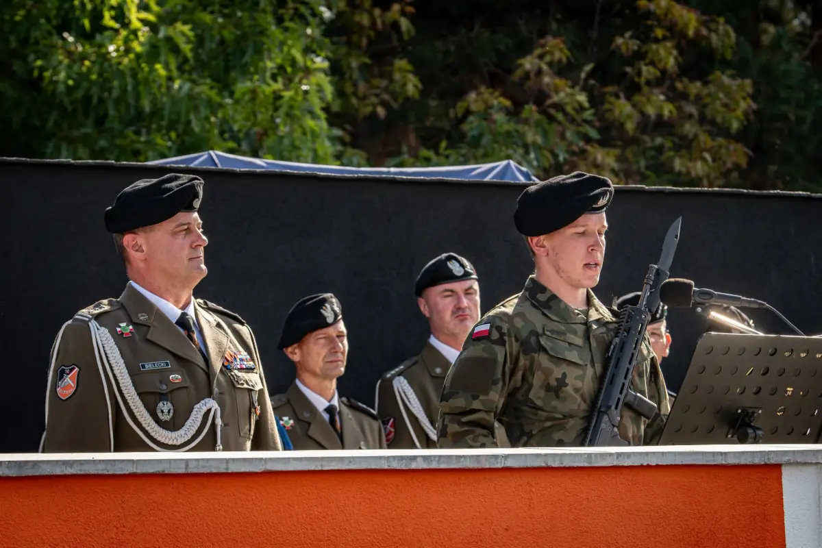 Uroczystość w 10 Brygadzie Kawalerii Pancernej w Świętoszowie