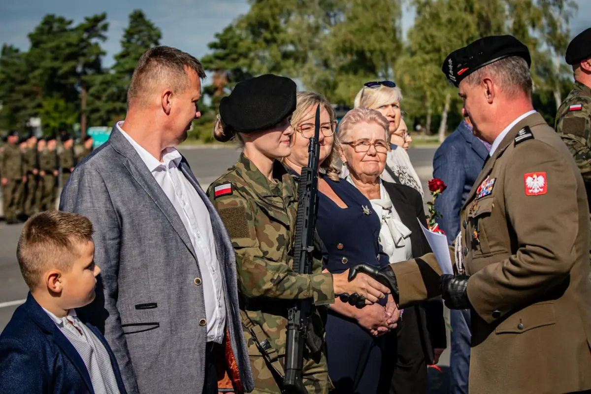 Uroczystość w 10 Brygadzie Kawalerii Pancernej w Świętoszowie