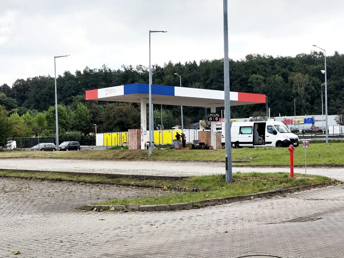 Była stacja Tesco w Bolesławcu