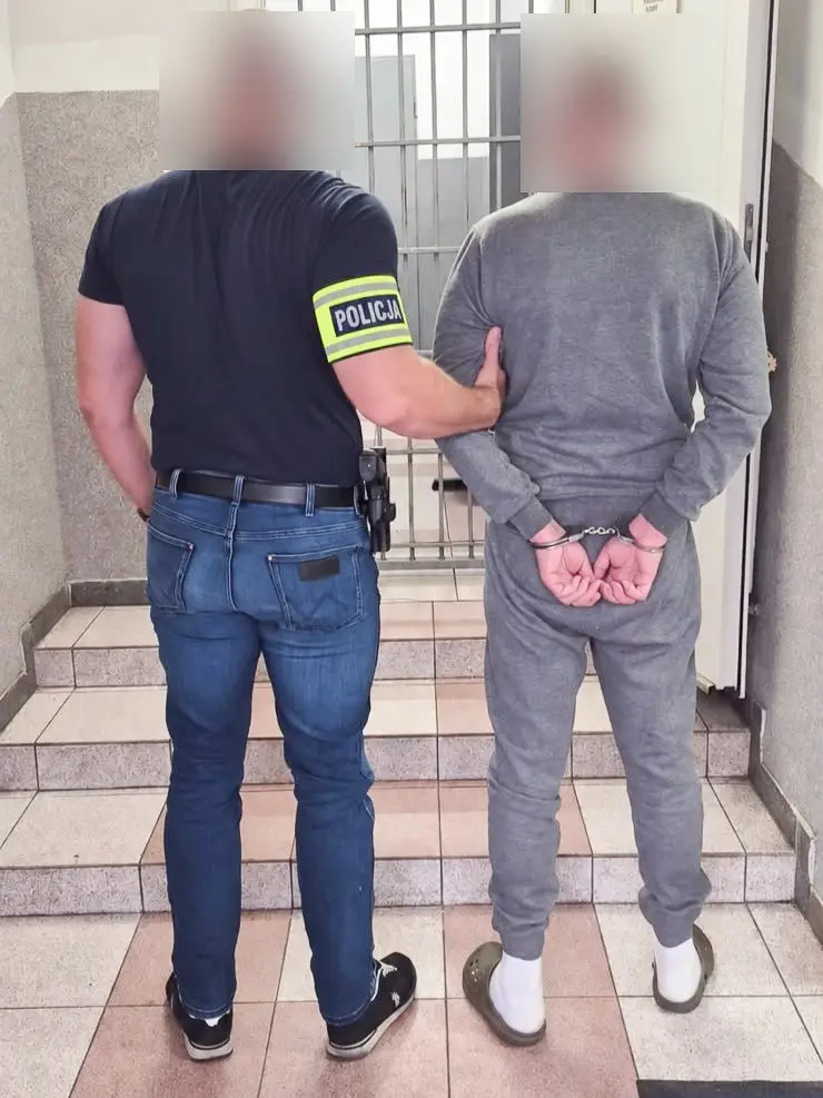 Policjanci i podejrzani