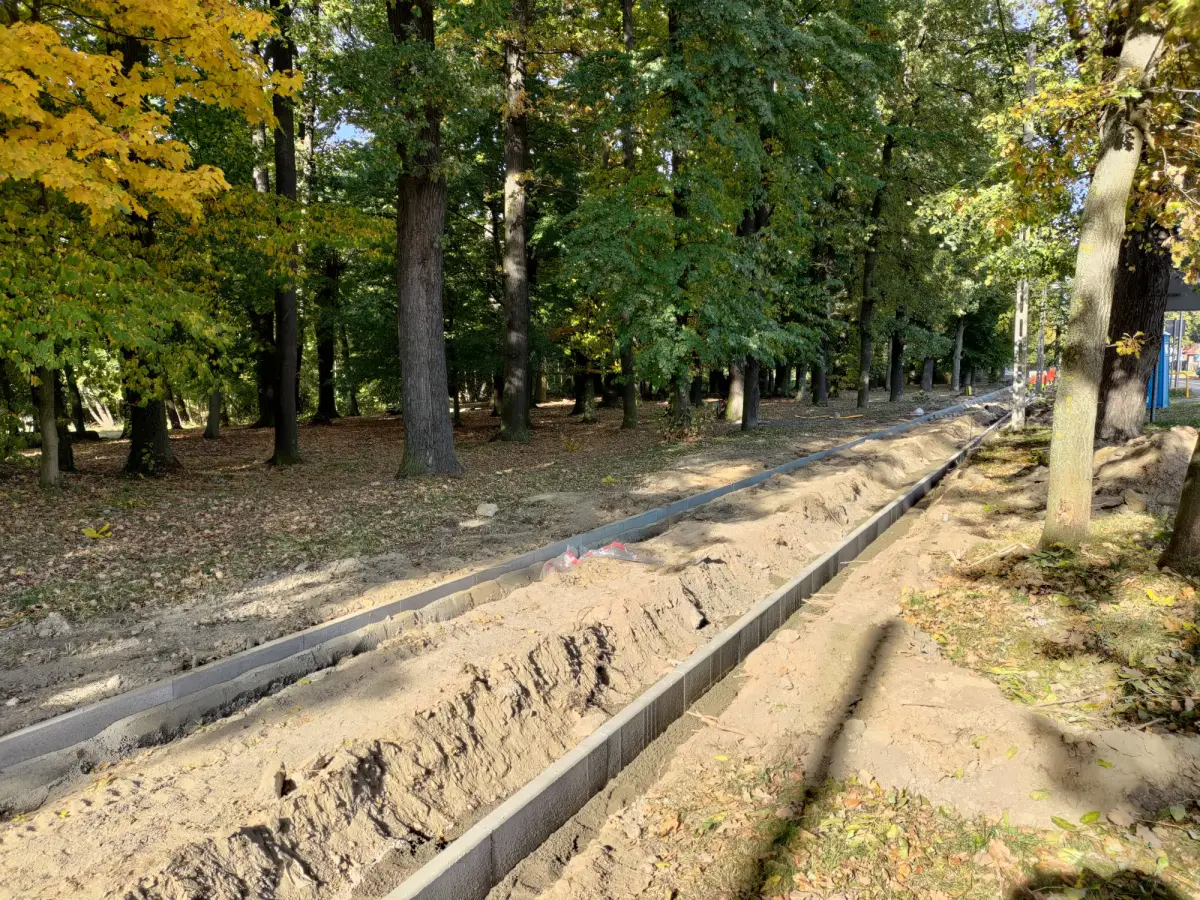Budowa ścieżki rowerowej przy ulicy Jeleniogórskiej
