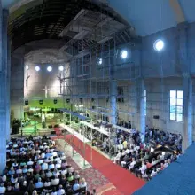 Zobacz zdjęcie: Surowy kościół p.w. Najświętszego Serca Pana Jezusa, będący w trakcie budowy, jest świetnym miejscem dla mszy w oprawie bluesowej
