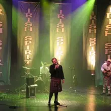 Zobacz zdjęcie: Niebezpiecznie przystojni faceci w spódnicach zagrali doskonały koncert