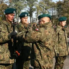 Zobacz zdjęcie: Wręczenie broni elewom