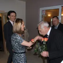 Zobacz zdjęcie: Gości sobotniego balu witali członkowie zarządu BKS Bobrzanie